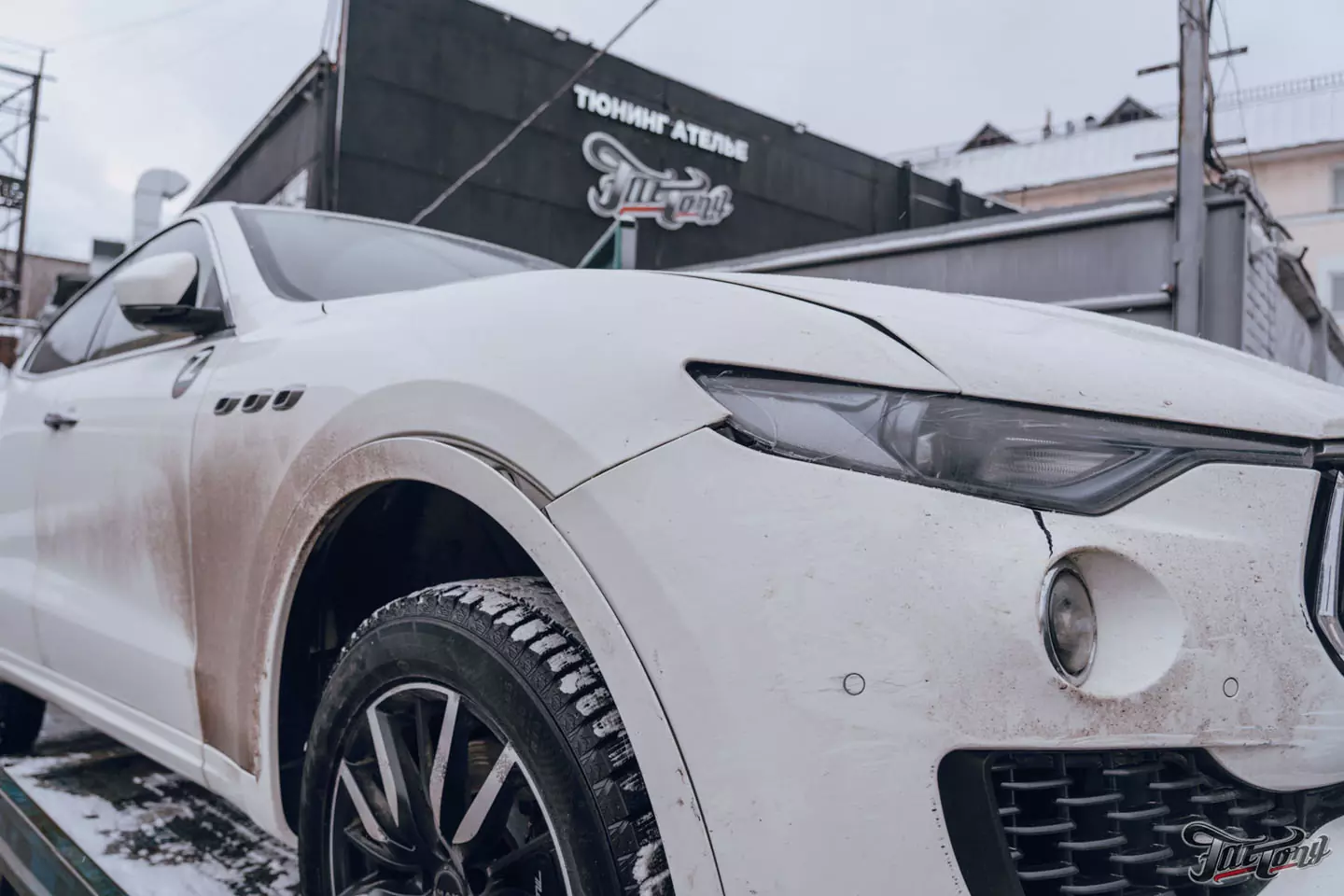 Кузовной ремонт Maserati Levante и установка bi-led модулей